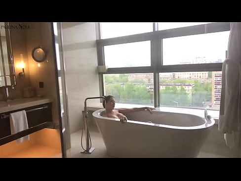 ❤️ Pitikek mezin Bi dilgermî pizika xwe di serşokê de dihejîne ❤️❌ Porno vk li me ku.tukifporno.ru ﹏